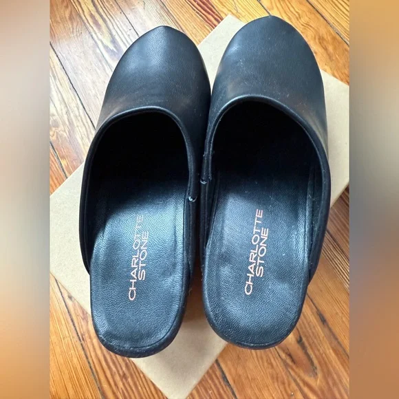 Charlotte Stone Martino Clogs LIKE NEW, Black, Size 8 - Picture 7 of 10
